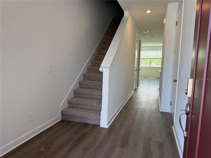 Spacious, unfurnished interior of a new home in , Tampa (Image 22).