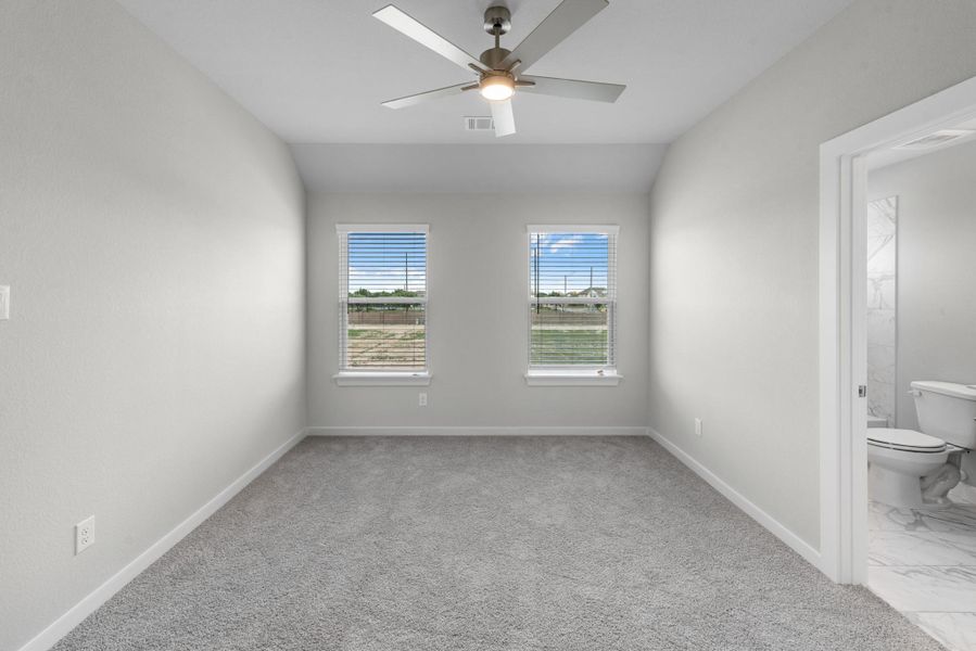 Spacious, unfurnished interior of a new home in Morton Creek Ranch, Katy (Image 26).