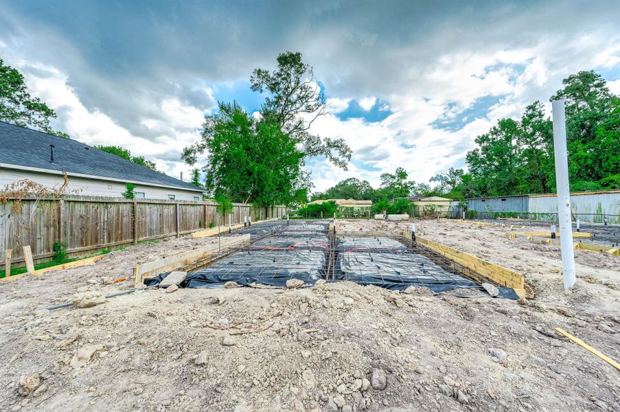 Image 4 of a home in . Image 4 of a home in .