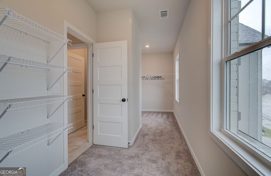 Spacious, unfurnished interior of a new home in Rosewood Lake Estates, Hoschton (Image 20).