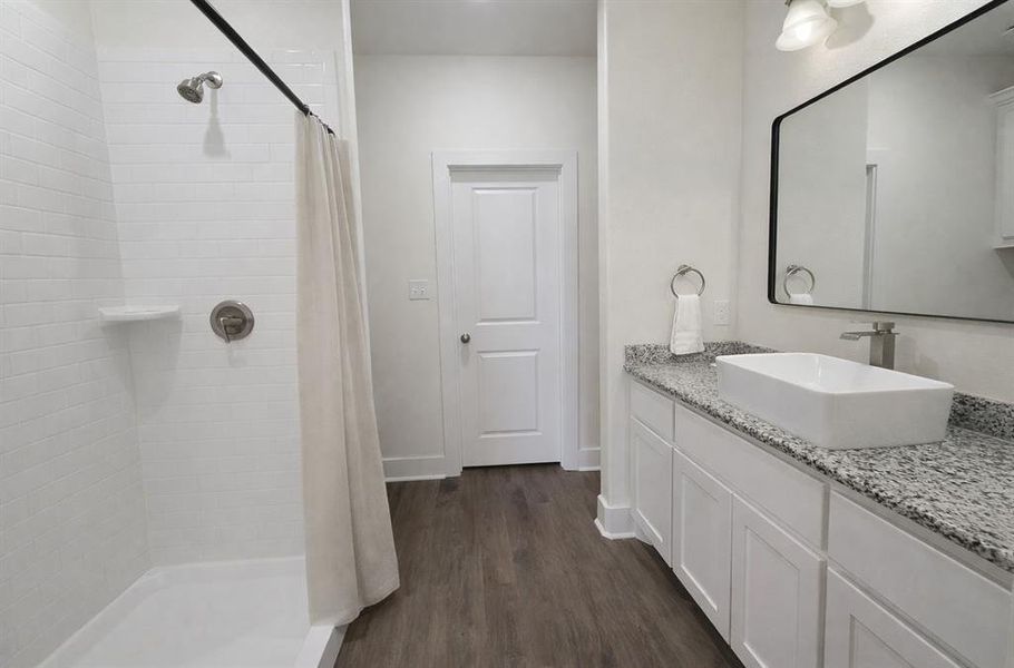 Furnished interior view inside a new home in , Denison (Image 9).
