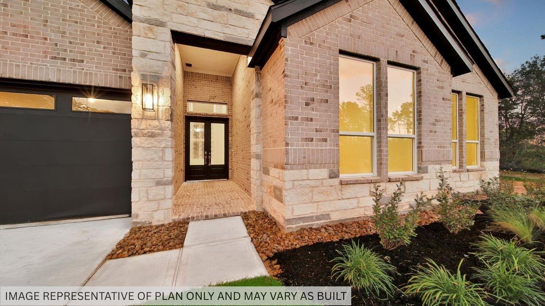 Exterior details and patio area of a home in Butlers Bend Estates, Pinehurst (Image 3).