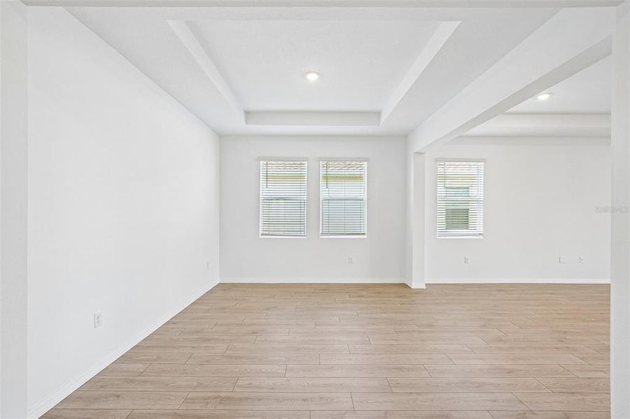 Spacious, unfurnished interior of a new home in , Lakeland (Image 42).