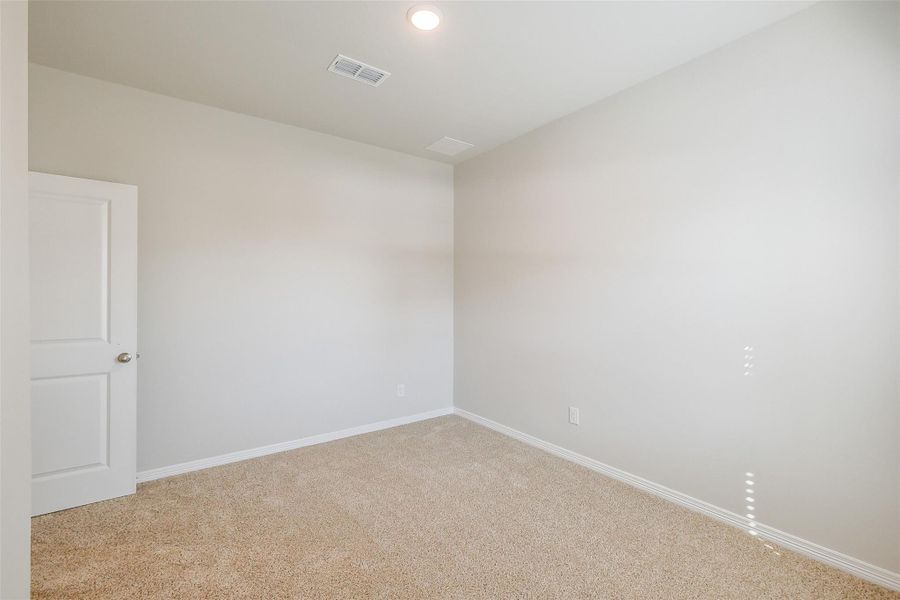 Spacious, unfurnished interior of a new home in , Houston (Image 23).