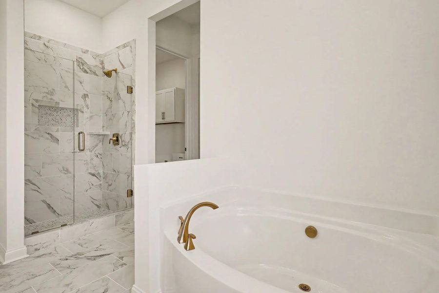 Everly E Primary Bath