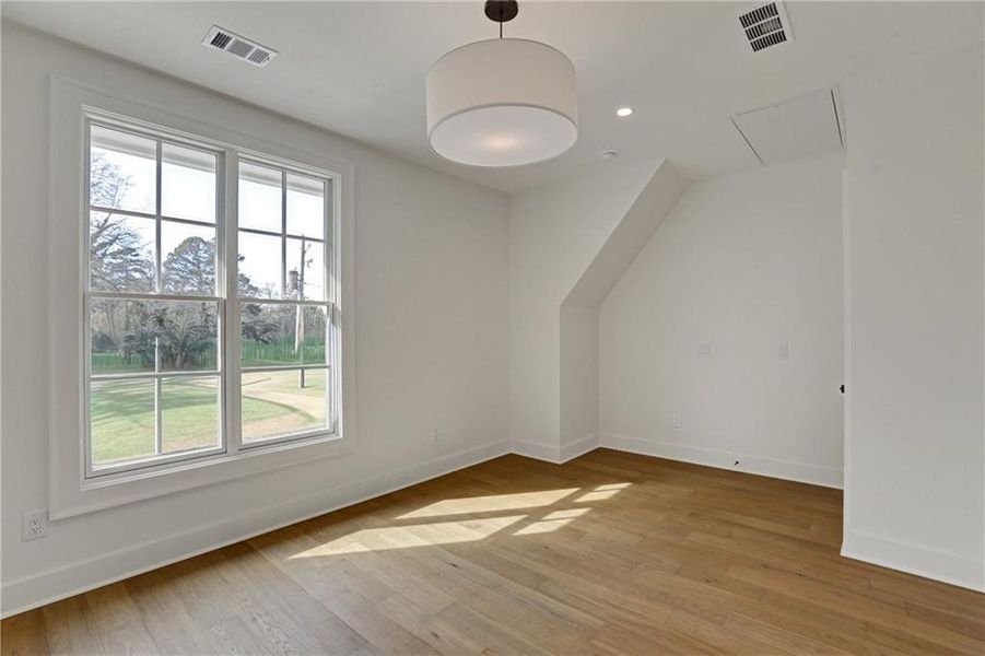 Spacious, unfurnished interior of a new home in , Gainesville (Image 41).