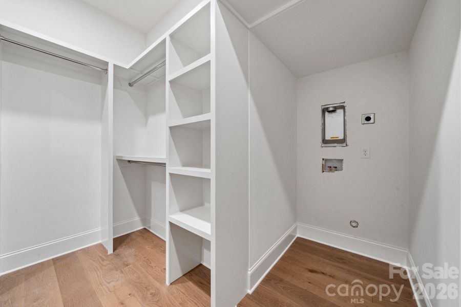 Stackable laundry hook-up in primary closet