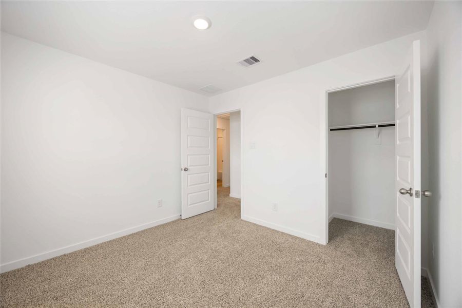 Spacious, unfurnished interior of a new home in Pinehaven, Houston (Image 15).