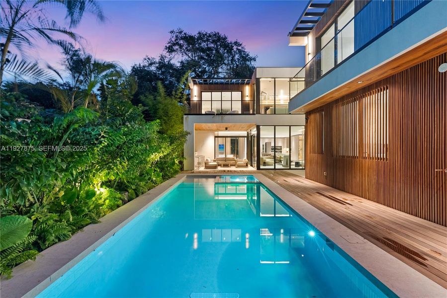 Exterior details and patio area of a home in , Miami (Image 31).