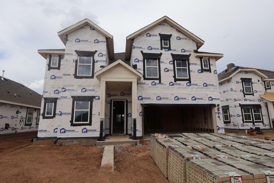 Two story home with 6 beds, 4.5 baths, and 2 car garage Two story home with 6 beds, 4.5 baths, and 2 car garage