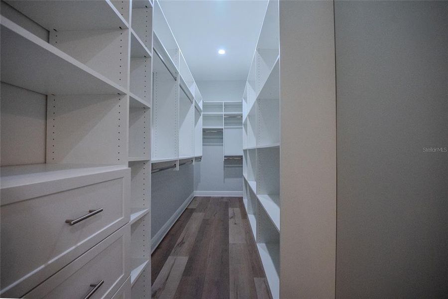 Spacious, unfurnished interior of a new home in , Ocala (Image 23).