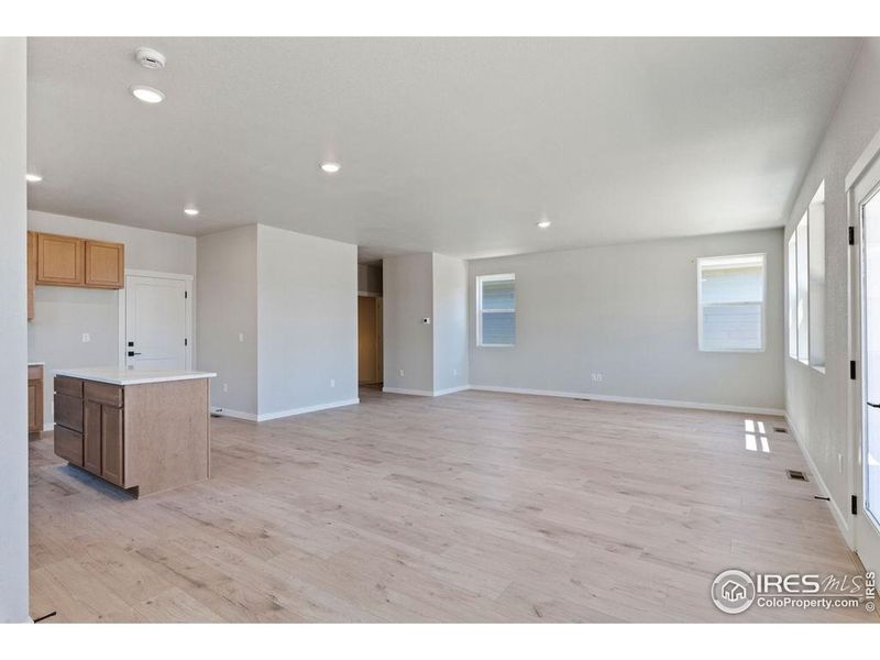 Spacious, unfurnished interior of a new home in , Fort Collins (Image 13).