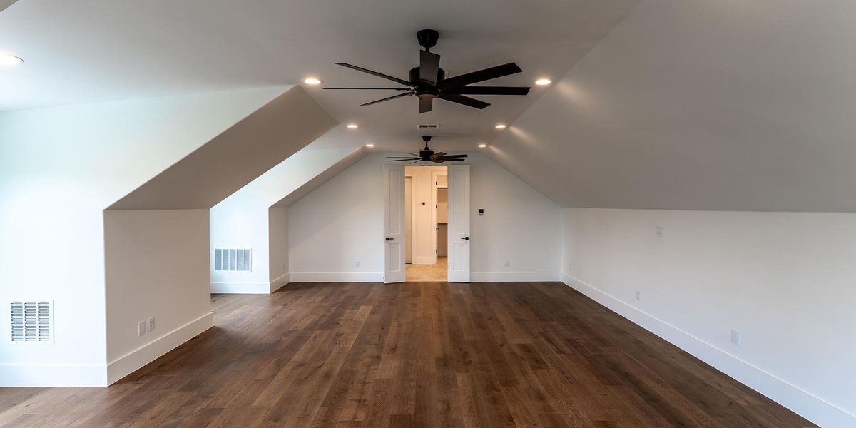 Spacious, unfurnished interior of a new home in , Fredericksburg (Image 7).