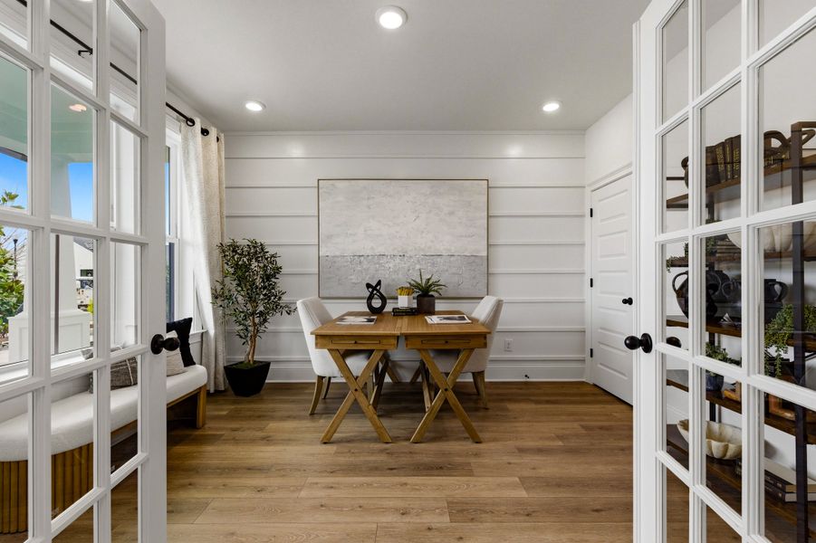 Representative furnished interior of a home built from the Ivey by Beazer Homes in Marshfield, Longs (Image 8).