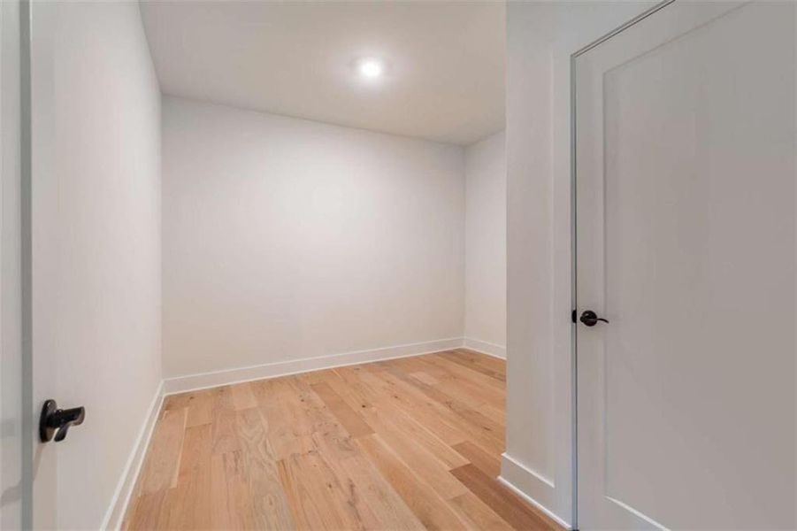 Spacious, unfurnished interior of a new home in , Gainesville (Image 31).