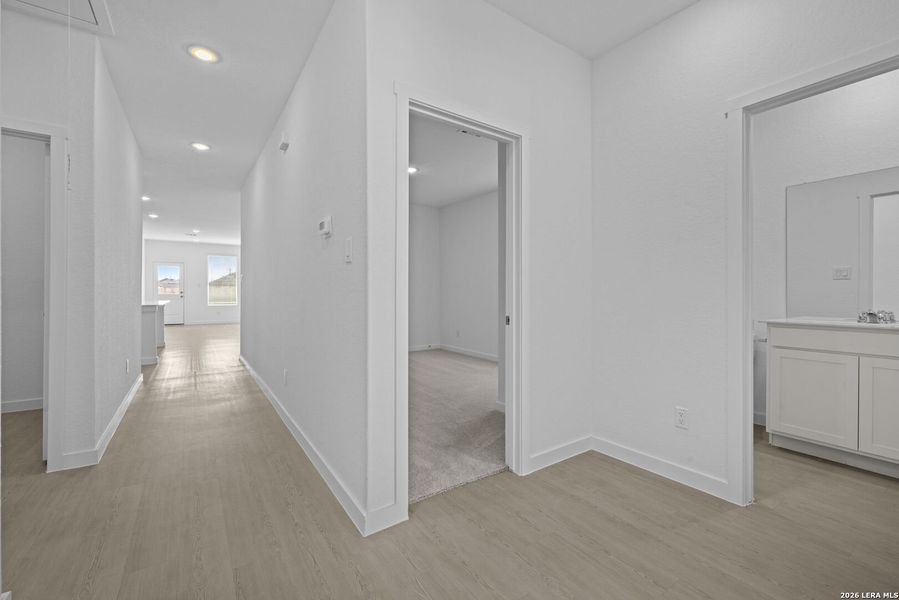 Spacious, unfurnished interior of a new home in Voss Farms, New Braunfels (Image 21).