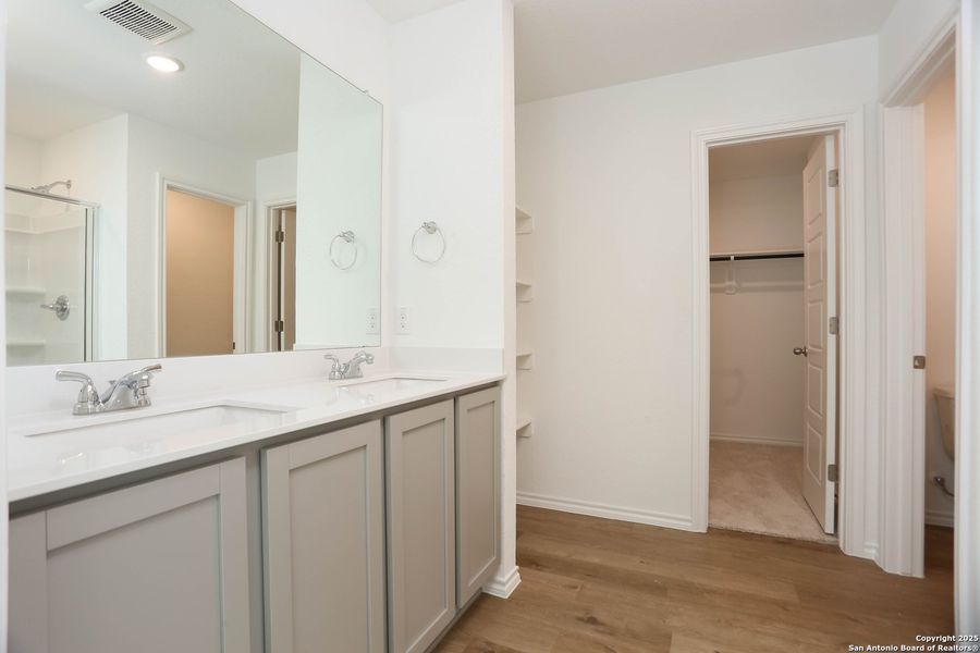 Furnished interior view inside a new home in Fairway Crossing 40s, San Antonio (Image 12). Furnished interior view inside a new home in Fairway Crossing 40s, San Antonio (Image 12).