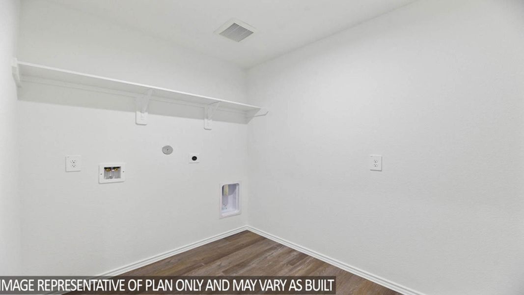 Representative unfurnished interior of a home built from the Eureka by D.R. Horton in Williams Reserve East, Conroe (Image 7).