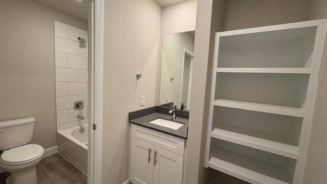 Furnished interior view inside a new home in Sandstone Estates, Granbury (Image 10).