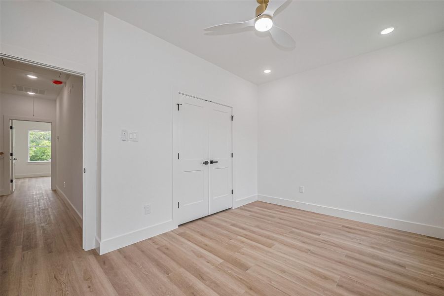 Spacious, unfurnished interior of a new home in , Houston (Image 35).