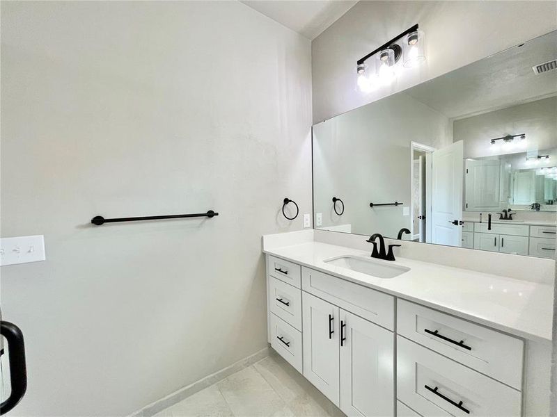 Furnished interior view inside a new home in , Gainesville (Image 7).