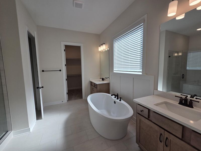 Furnished interior view inside a new home in Twin Oaks, Oakland (Image 6).