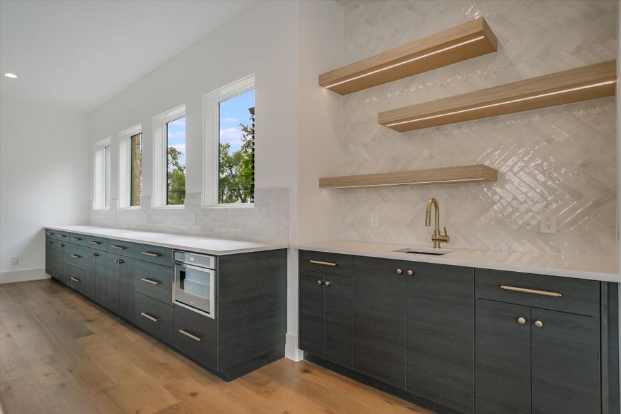 Furnished interior view inside a new home in , Horseshoe Bay (Image 13).