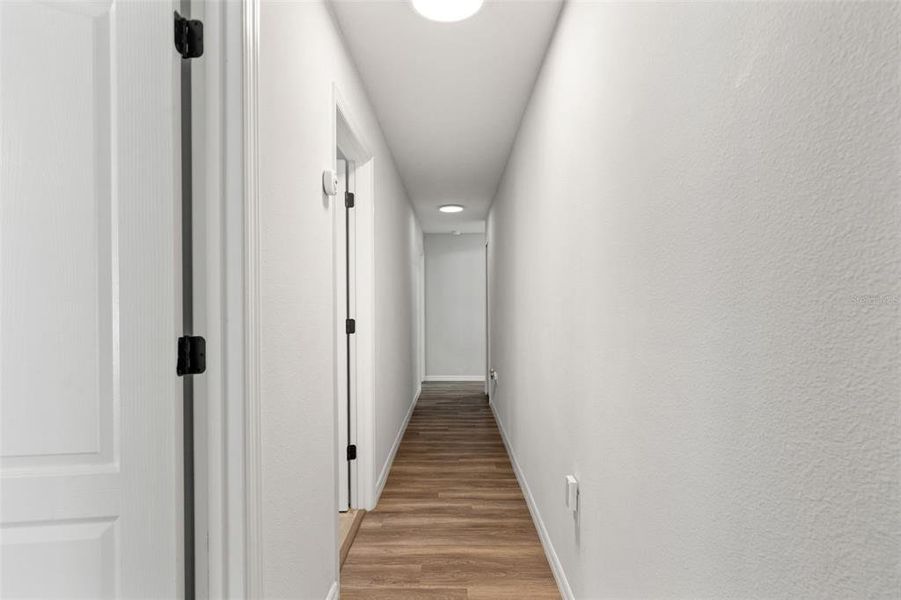 Spacious, unfurnished interior of a new home in , Weeki Wachee (Image 24).
