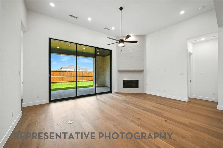 Spacious, unfurnished interior of a new home in Sandbrock Ranch, Aubrey (Image 5). Spacious, unfurnished interior of a new home in Sandbrock Ranch, Aubrey (Image 5).