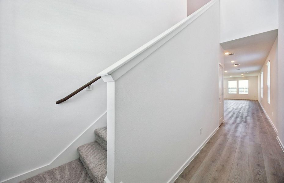 Spacious, unfurnished interior of a new home in Stokesbury, Waller (Image 14).