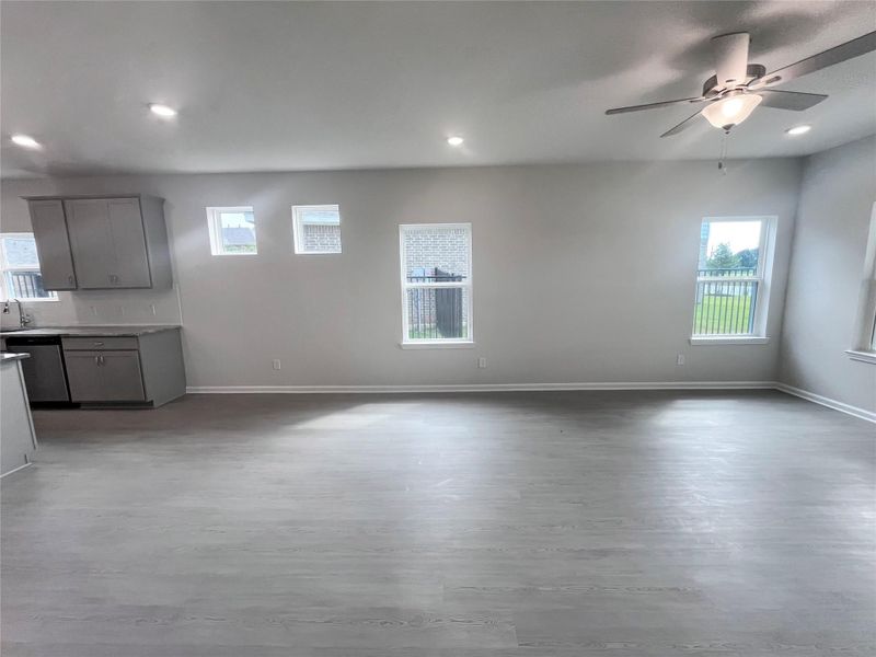 Spacious, unfurnished interior of a new home in Sierra Vista 60's, Iowa Colony (Image 13). Spacious, unfurnished interior of a new home in Sierra Vista 60's, Iowa Colony (Image 13).