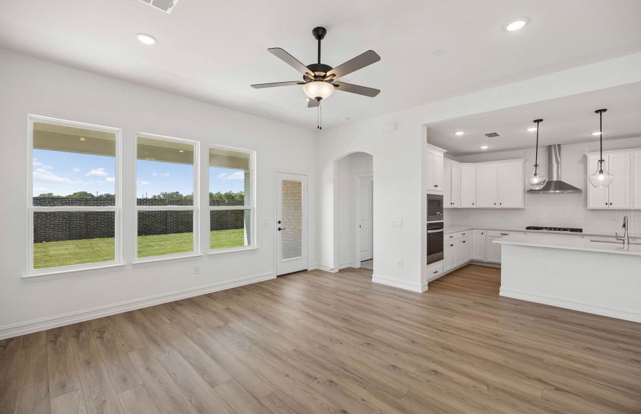 Spacious, unfurnished interior of a new home in Highland Lakes, McKinney (Image 12). Spacious, unfurnished interior of a new home in Highland Lakes, McKinney (Image 12).
