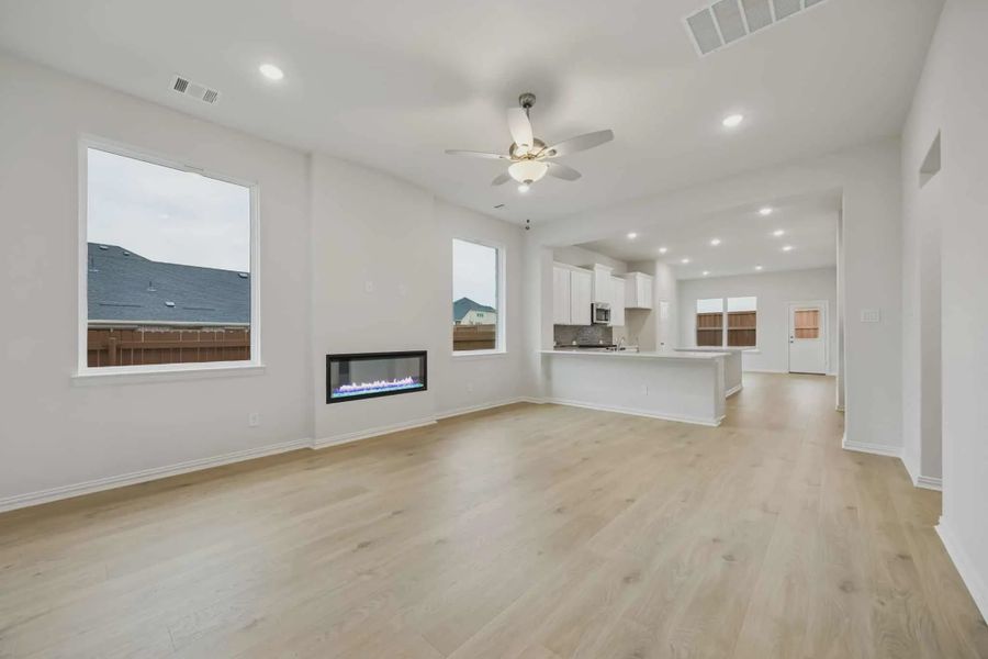 Spacious, unfurnished interior of a new home in Heartland 40's, Heartland (Image 7).