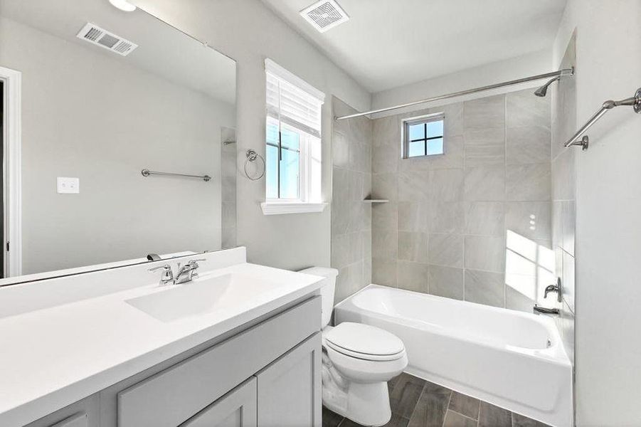 Furnished interior view inside a new home in River Ranch, Dayton (Image 5).