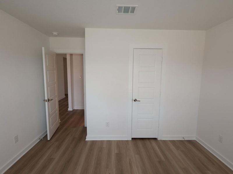 Spacious, unfurnished interior of a new home in Summerview, Fulshear (Image 4). Spacious, unfurnished interior of a new home in Summerview, Fulshear (Image 4).