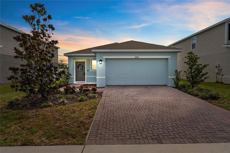 Exterior details and patio area of a home in , Deland (Image 21).