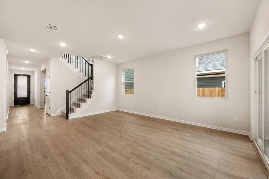 Spacious, unfurnished interior of a new home in Patterson Ranch, Georgetown (Image 17).