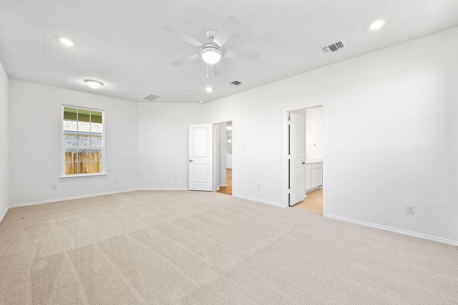 Spacious, unfurnished interior of a new home in Salerno - Heritage Collection, Round Rock (Image 9).