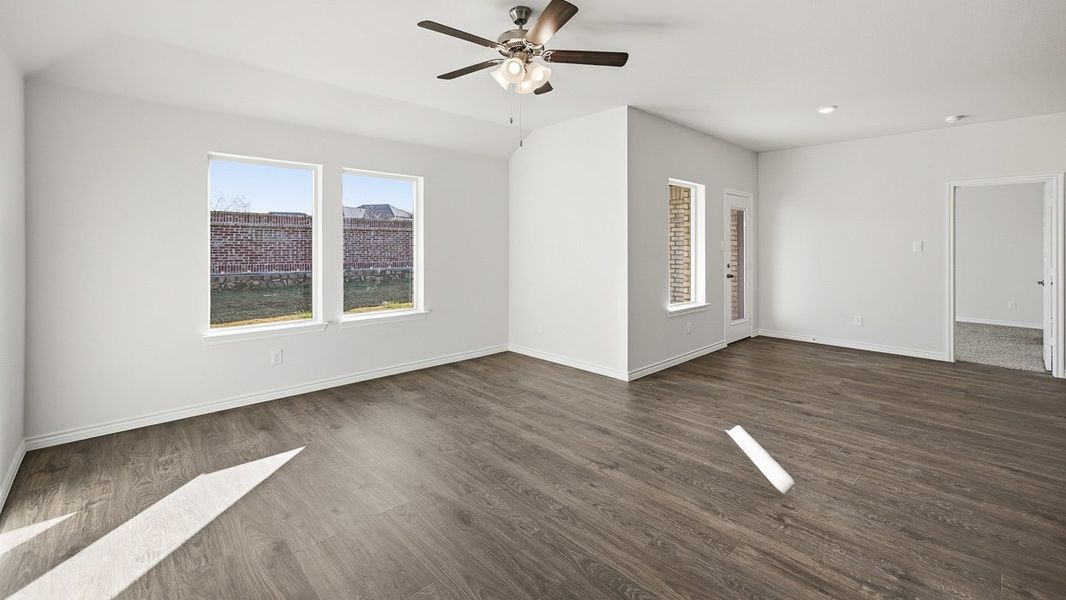 Spacious, unfurnished interior of a new home in Trailstone, Caddo Mills (Image 24).