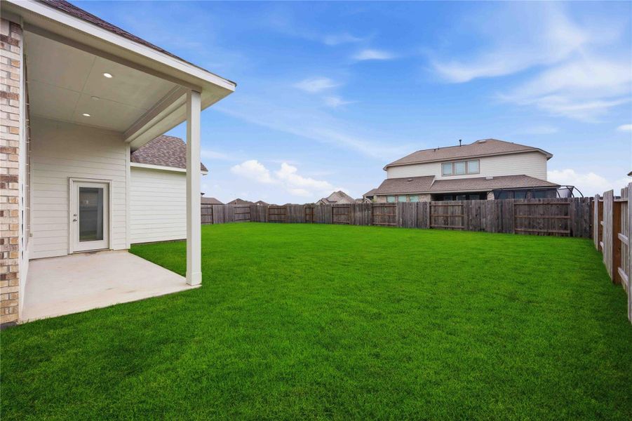 Exterior details and patio area of a home in Lago Mar  50'  &  55', Texas City (Image 3).