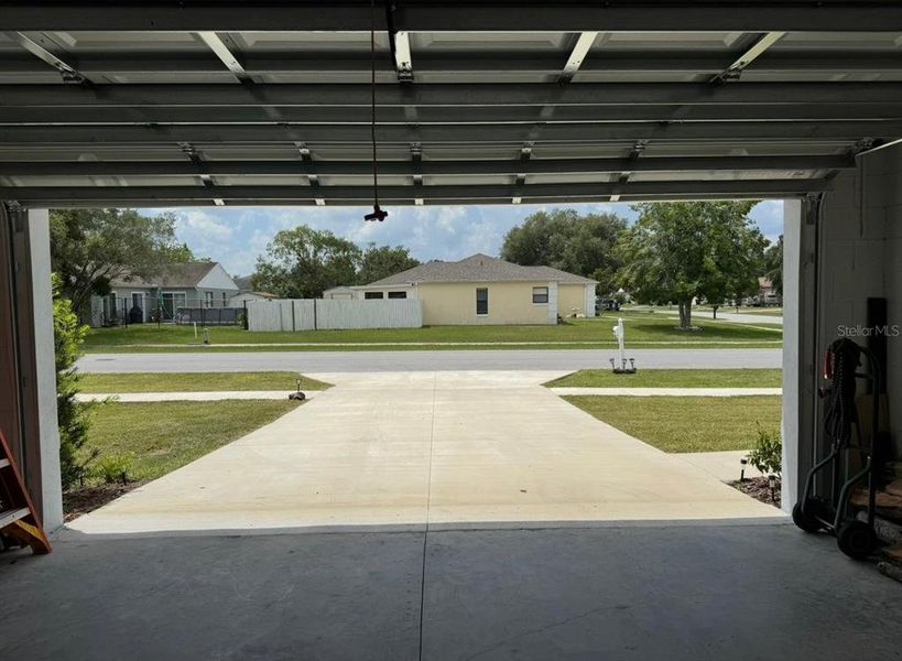 Exterior details and patio area of a home in , Ocala (Image 4).