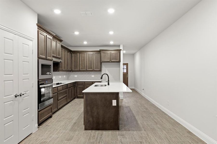 07. 2814 Livestock - Kitchen 07. 2814 Livestock - Kitchen