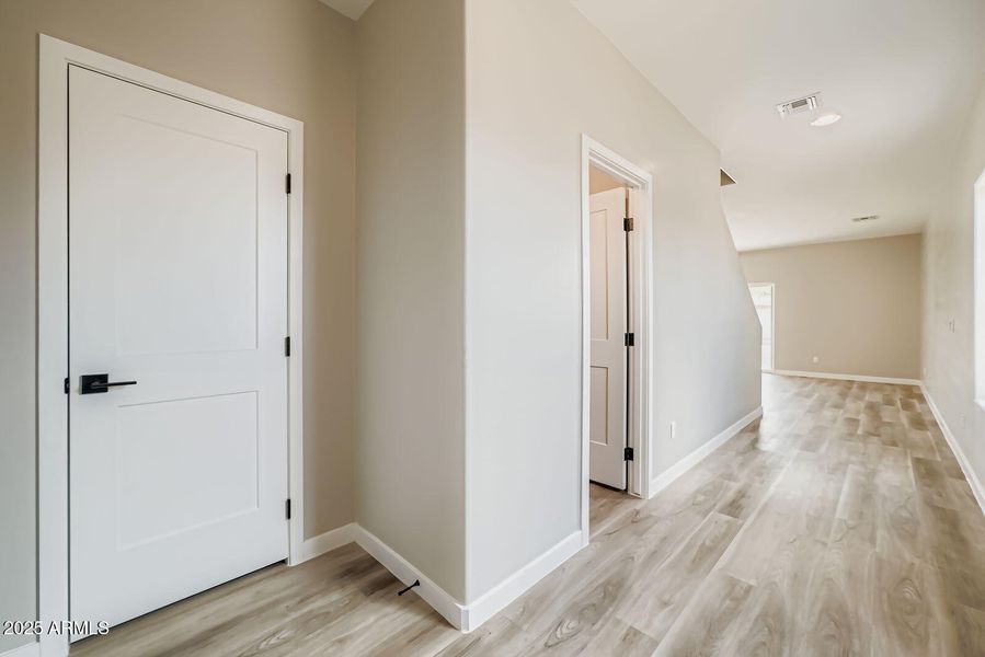 6 - 5523 Entrance 6 - 5523 Entrance