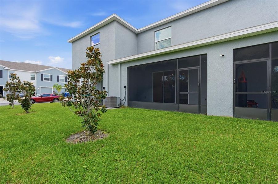 Exterior details and patio area of a home in , Wimauma (Image 20).