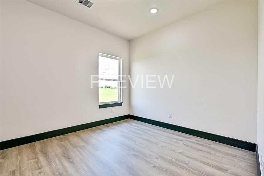 Spacious, unfurnished interior of a new home in , Angleton (Image 31).