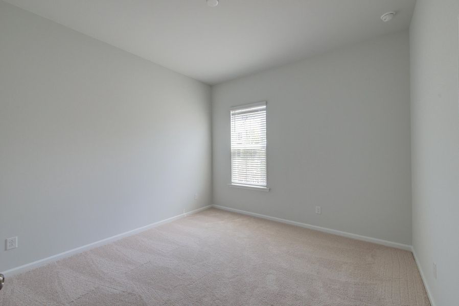 Spacious, unfurnished interior of a new home in , Charleston (Image 21).