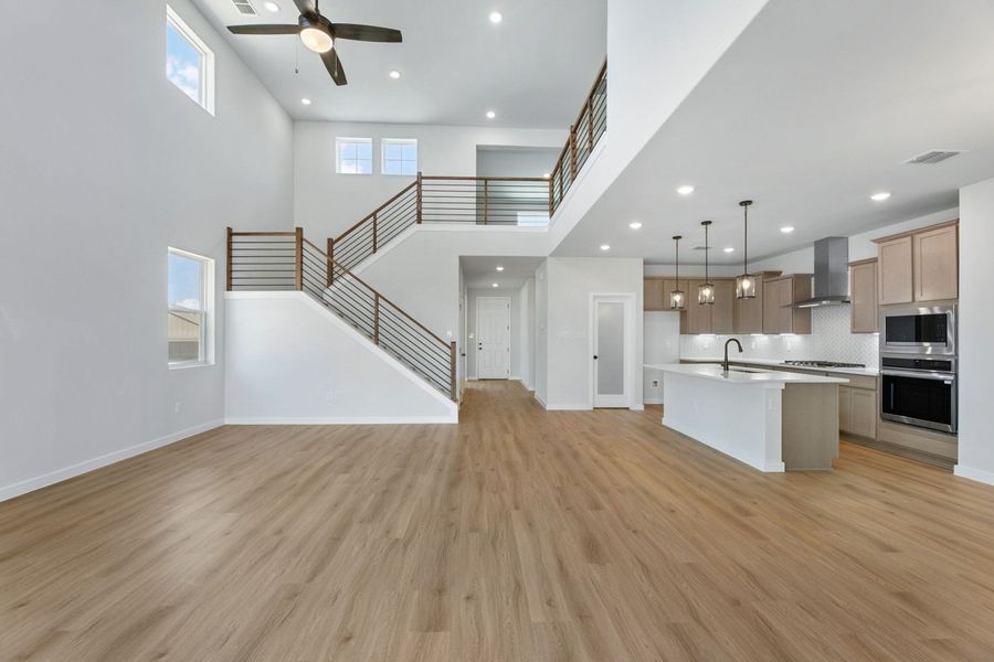 Spacious, unfurnished interior of a new home in Hickory Ridge Estates, Elmendorf (Image 8).