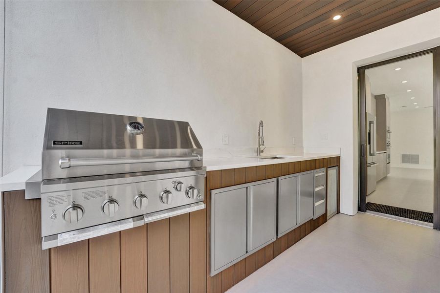 Exterior details and patio area of a home in , Fort Lauderdale (Image 41). Exterior details and patio area of a home in , Fort Lauderdale (Image 41).