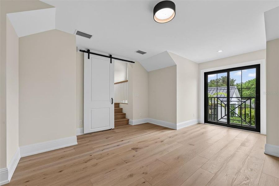 Spacious, unfurnished interior of a new home in , Sarasota (Image 70). Spacious, unfurnished interior of a new home in , Sarasota (Image 70).