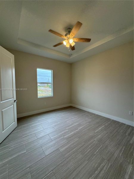 Spacious, unfurnished interior of a new home in , Lehigh Acres (Image 17).